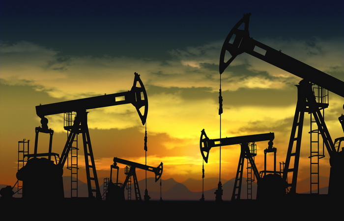 Cijena nafte stabilne iznad 74 dolara, pad američkih zaliha protuteža trgovinskom sukobu