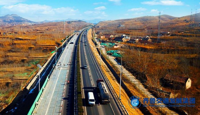 U Kini otvorena dionica ‘providnog’ autoputa s ugrađenim solarnim panelima