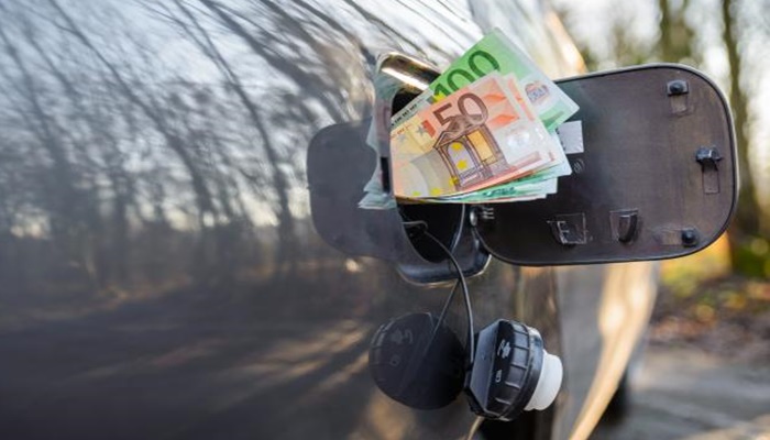 Srbija rekorder po nametima na gorivo, vozač za takse daje 60%