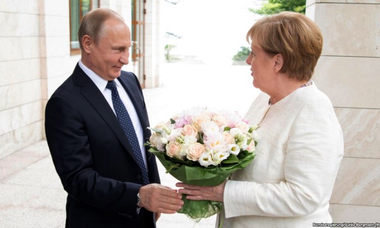 Merkel i Putin o gasovodu koji vodi do Njemačke