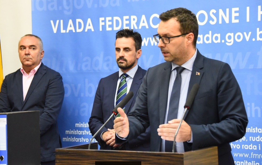 Džindić i Salkić: Ratni dug za plin vraćala samo FBiH