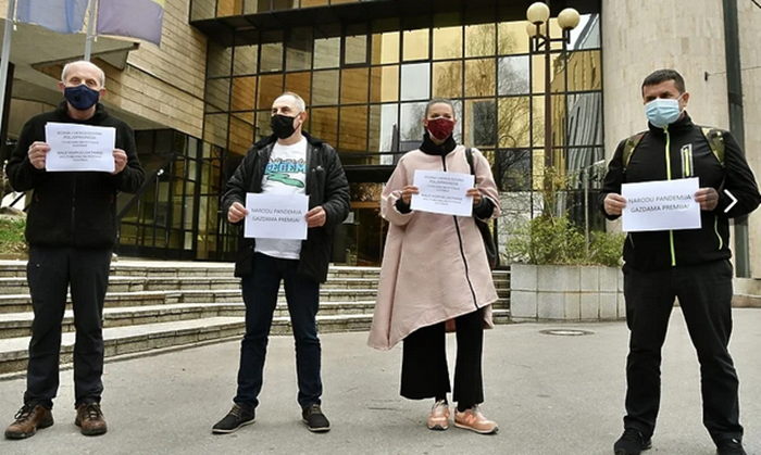 Ekološka udruženja se okupila ispred Parlamenta FBiH: Naše rijeke nisu na prodaju