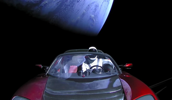 Elon Musk lansirao Teslu u svemir na deset miliona godina