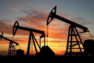 Šokantan pad zaliha - skače cijena nafte