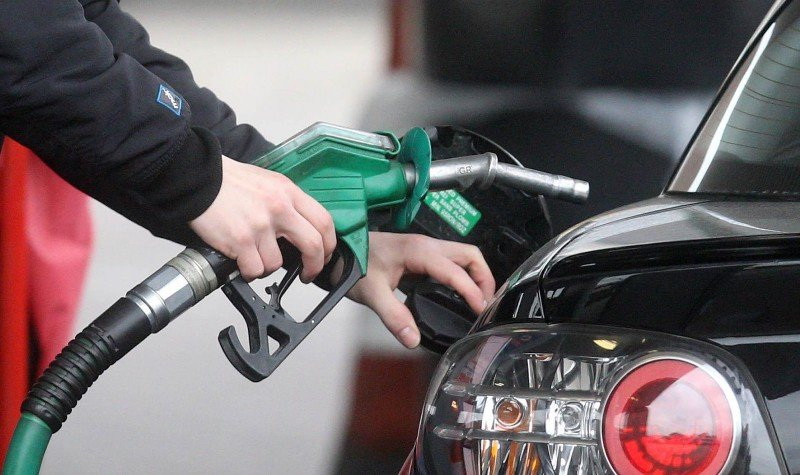 Litar benzina bi u Njemačkoj uskoro mogao koštati 2,5 eura