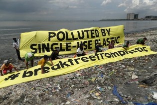 Količina plastičnog otpada u okeanima bi se mogla utrostručiti za deset godina