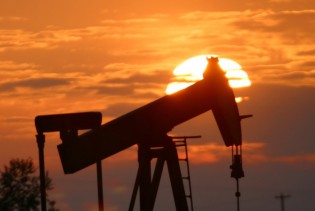 Raiffeisen: Barel nafte do kraja godine na 100 dolara