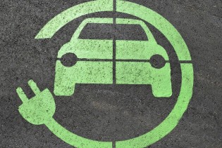 Električni automobili će se za šest godina izjednačiti u dometu i brzini punjenja s konvencionalnim