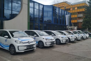 Elektroprivreda BiH predstavila šest novih električnih vozila i punionica