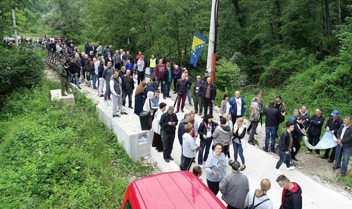 Građani blokirali put zbog gradnje hidroelektrana na Neretvici