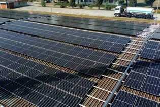 Postavljeni prvi paneli solarne elektrane Rafinerije nafte Brod