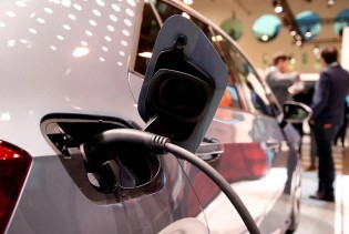 Cijena litijskih baterija u tri decenije pala za 98 posto: Hoće li manje koštati i električna vozila