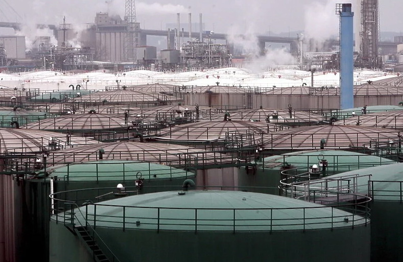EU želi ograničenje cijena ruske nafte kao način da utječe na prihode Kremlja