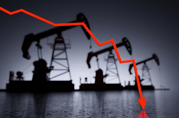 Nafta ima blag pad u pogledu zabrinutosti zbog prevelike ponude uoči sastanka Fed-a