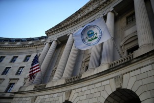 Američke rafinerije nafte traže od EPA da ograniči učešće na tržištu kredita za obnovljivo gorivo