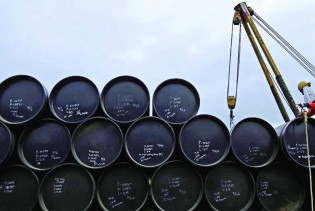 Najveći mjesečni pad cijena nafte u ovoj godini