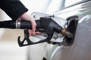 Njemački autoklub građanima: Natočite gorivo, dosta će poskupjeti