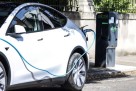 Manje električnih, više hibridnih vozila i nedovoljan broj punionica