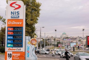Zašto Rusija ne pušta kontrolu nad srpskom naftom