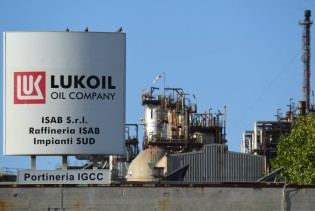 Lukoil zbog sankcija prodaje svu inozemnu imovinu